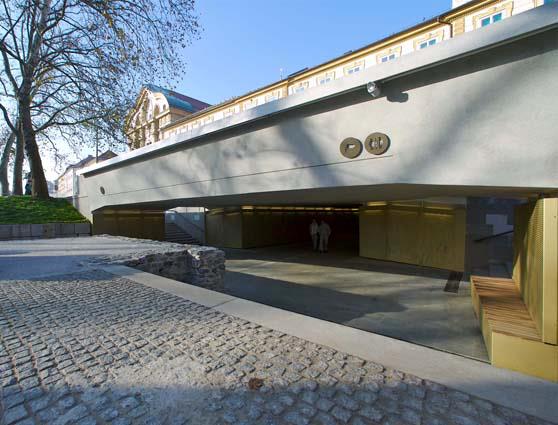 601909_399057063478586_2037907268_n